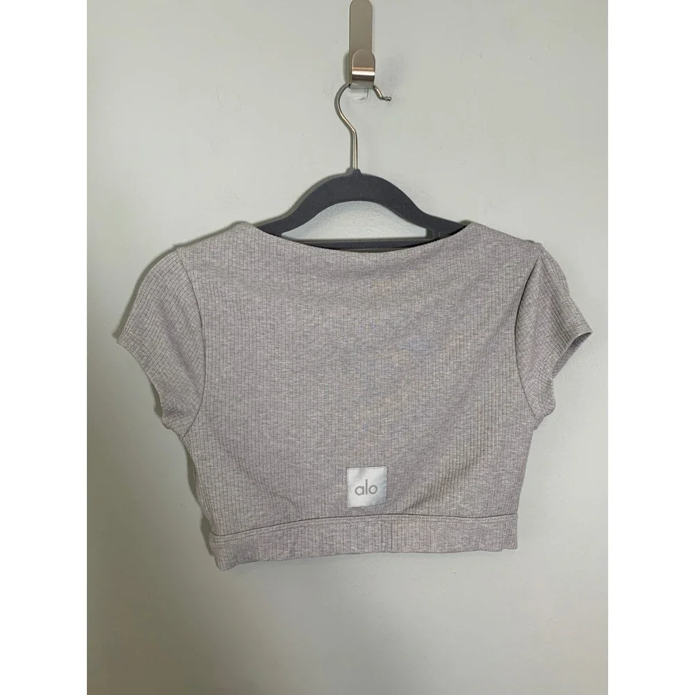 Alo Yoga blissful henley Bra Top Women Small Grey Ribbed Short Sleeve Scoop Neck